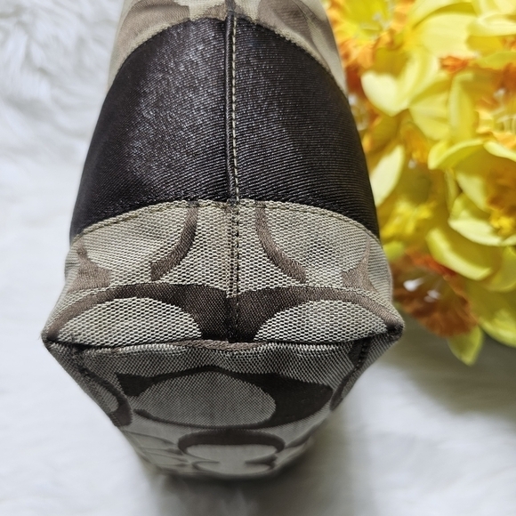 Coach Signature Tote brown/tan color - Picture 11 of 12
